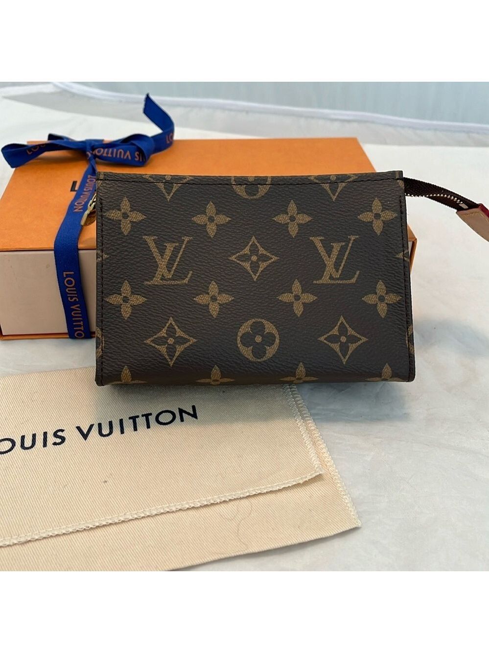 Louis Vuitton Monogram Toiletry 15